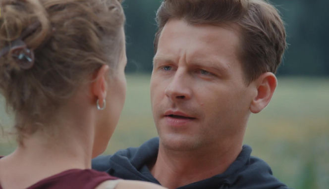 M jak miłość odc. 1902. Natalka (Dominika Suchecka), Adam Karski (Patryk Szwichtenberg)