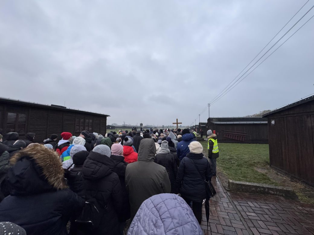 Tak wyglądała jubileuszowa Droga Krzyżowa na Majdanku 2025
