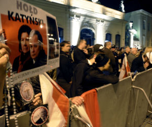 Marsz pamięci na Krakowskim Przedmieściu