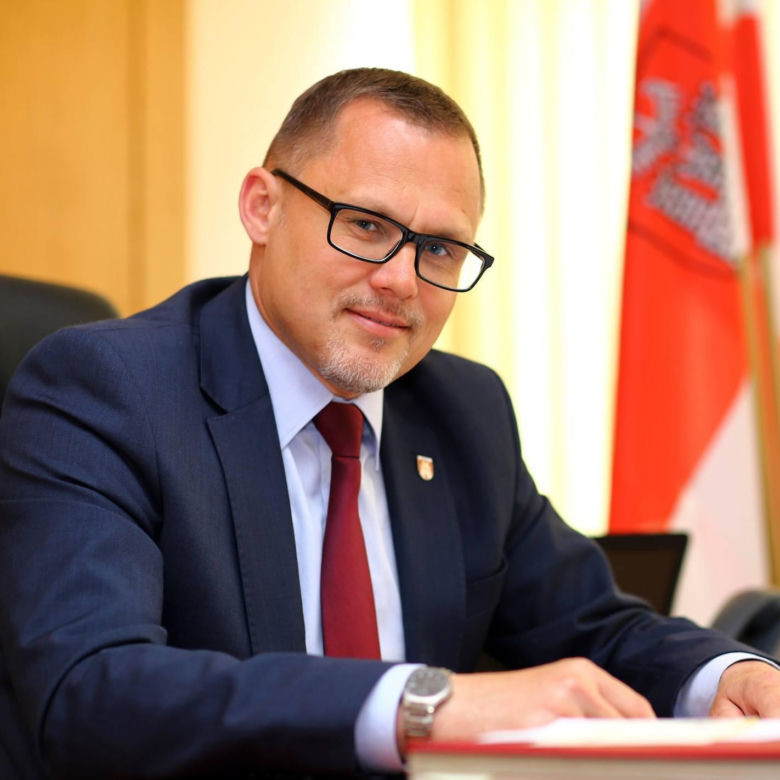 13. Sieradz - prezydent Paweł Osiewała