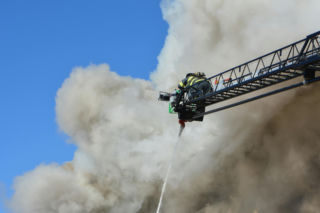 Płonie zabytkowy pałac w Lubuskiem! Gigantyczna akcja straży pożarnej