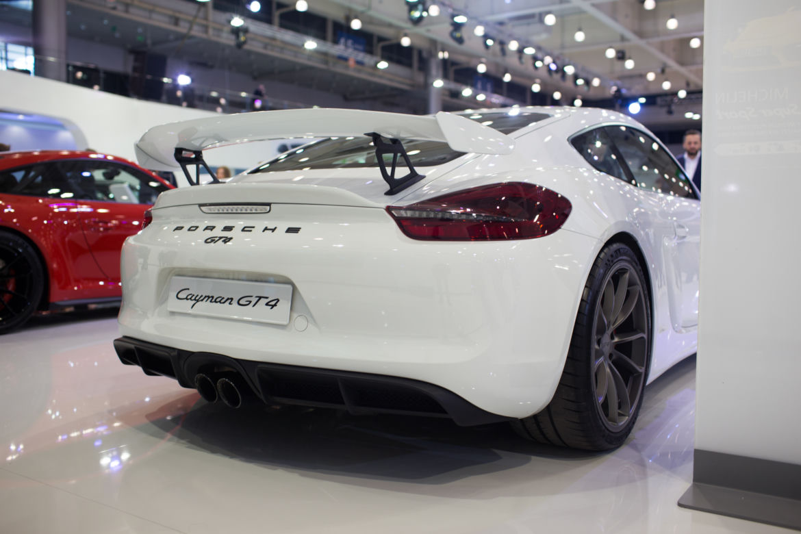 Porsche Cayman GT4 