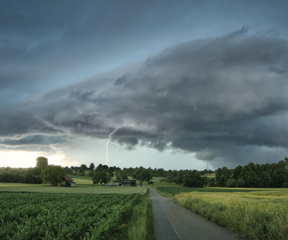 Pogodowy armagedon w Podlaskiem. IMGW wydało ostrzeżenie 2. stopnia. RCB rozsyła alerty