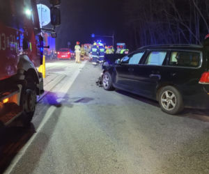 Wypadek na DK 25. W Tryszczynie zderzyły się trzy osobówki [ZDJĘCIA]