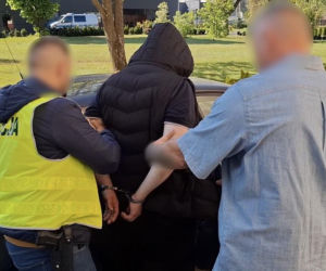 27-latek zaatakował policjanta w dyskoncie. Włożył mu palec do oka! Ranny funkcjonariusz trafił do szpitala