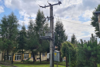Chłopiec porażony prądem walczy o życie! Wspiął się na słup energetyczny