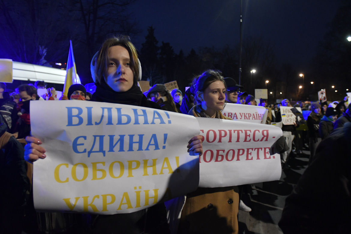 Transparenty na antyrosyjskich protestach