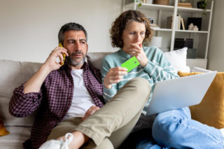 Jak finanse wpływają na wasz związek? Może nawet nie wiesz, jakie to obciążenie