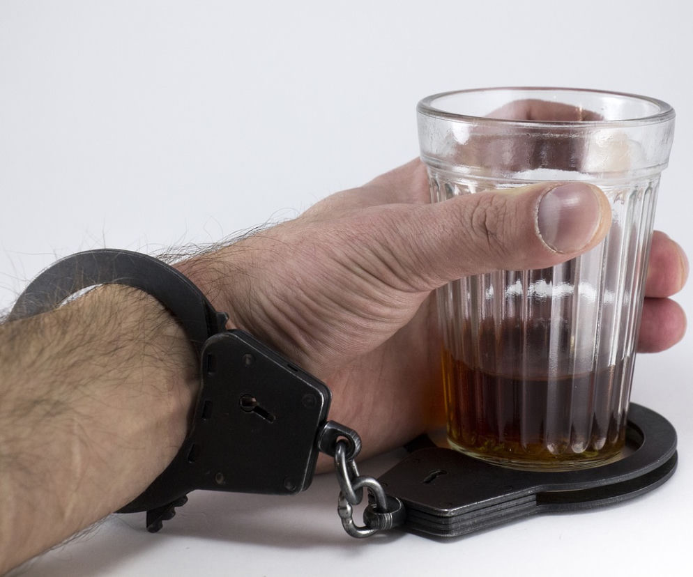 Śmierć 37-latki po libacji w Radlinie. Codziennie alkohol i bijatyki w okolicy