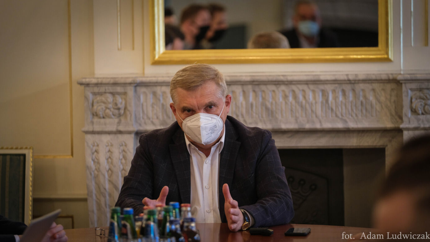 Sztab kryzysowy w Białymstoku. Sytuacja po nocy trudna, ale nie beznadzieja