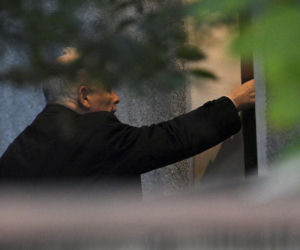 Jarosław Kaczyński w swoim domu na warszawskim Żoliborzu