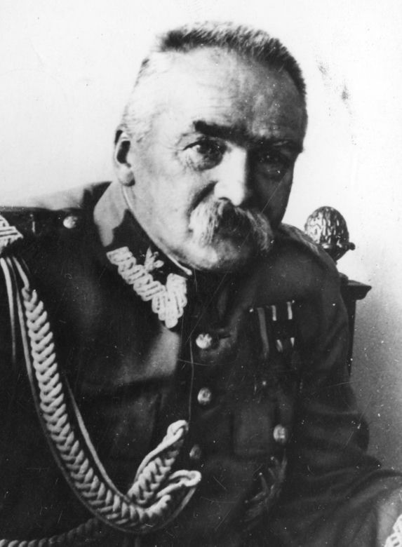 Józef Piłsudski: między legendą a rzeczywistością