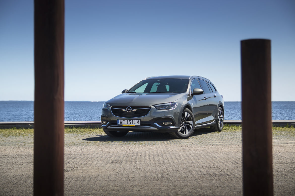 Opel Insignia Country Tourer 1.6 Turbo 200 KM A6