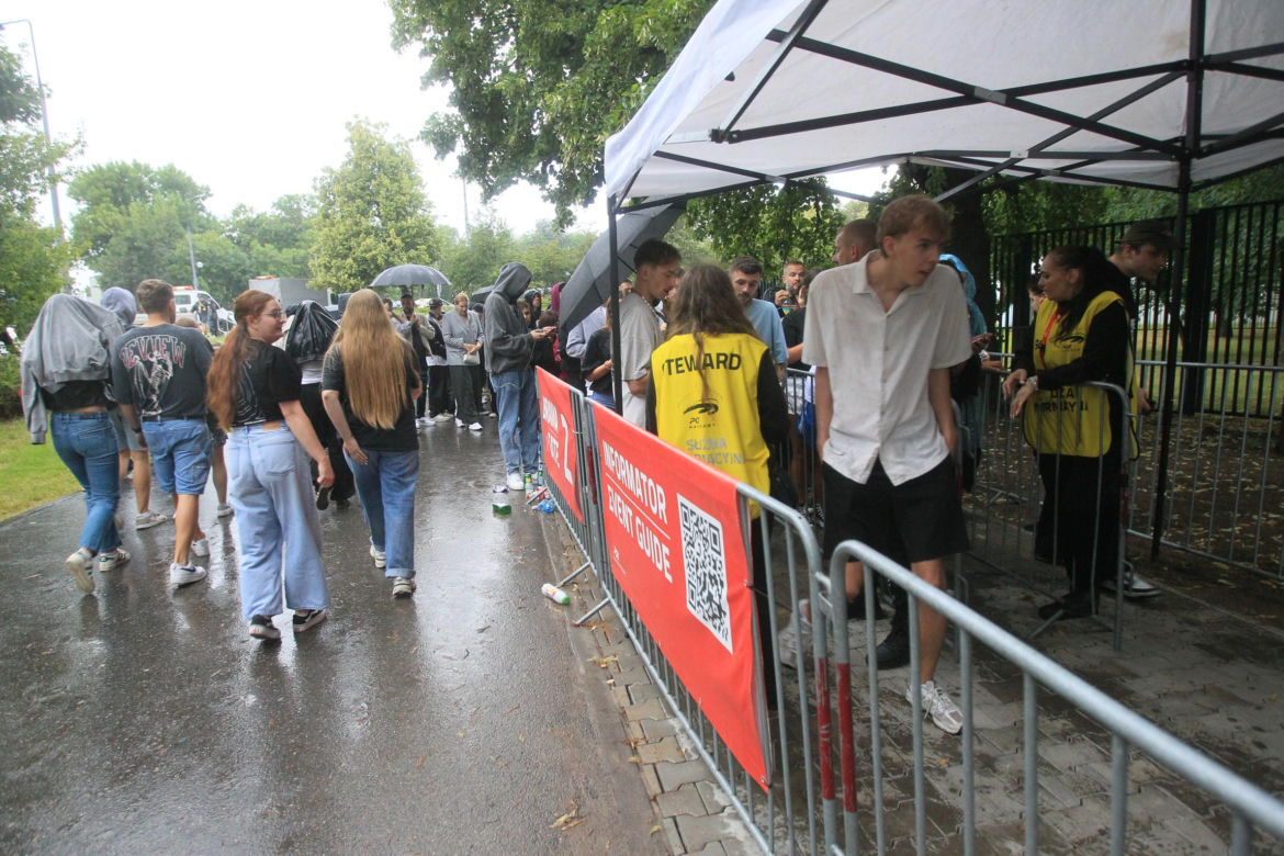 "Ostatni Koncert" Quebonafide w Warszawie. Tłumy przed PGE Narodowym!