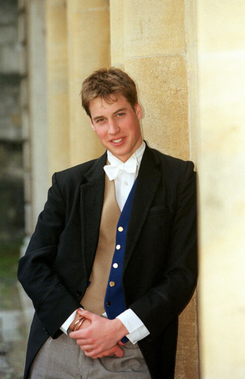Książę George rozpoczął naukę w Eton. 25 lat temu tą samą szkołę rozpoczynał jego ojciec książę William