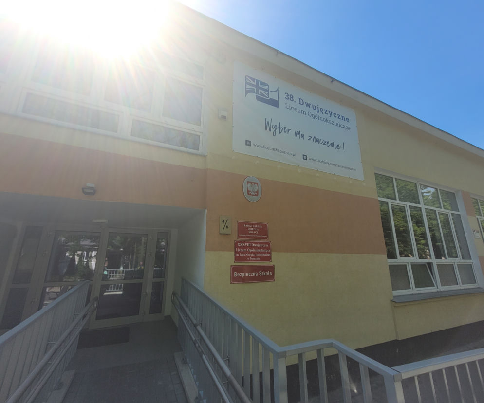 Dwujęzyczne Liceum Ogólnokształcące nr 38 im. Jana Nowaka-Jeziorańskiego