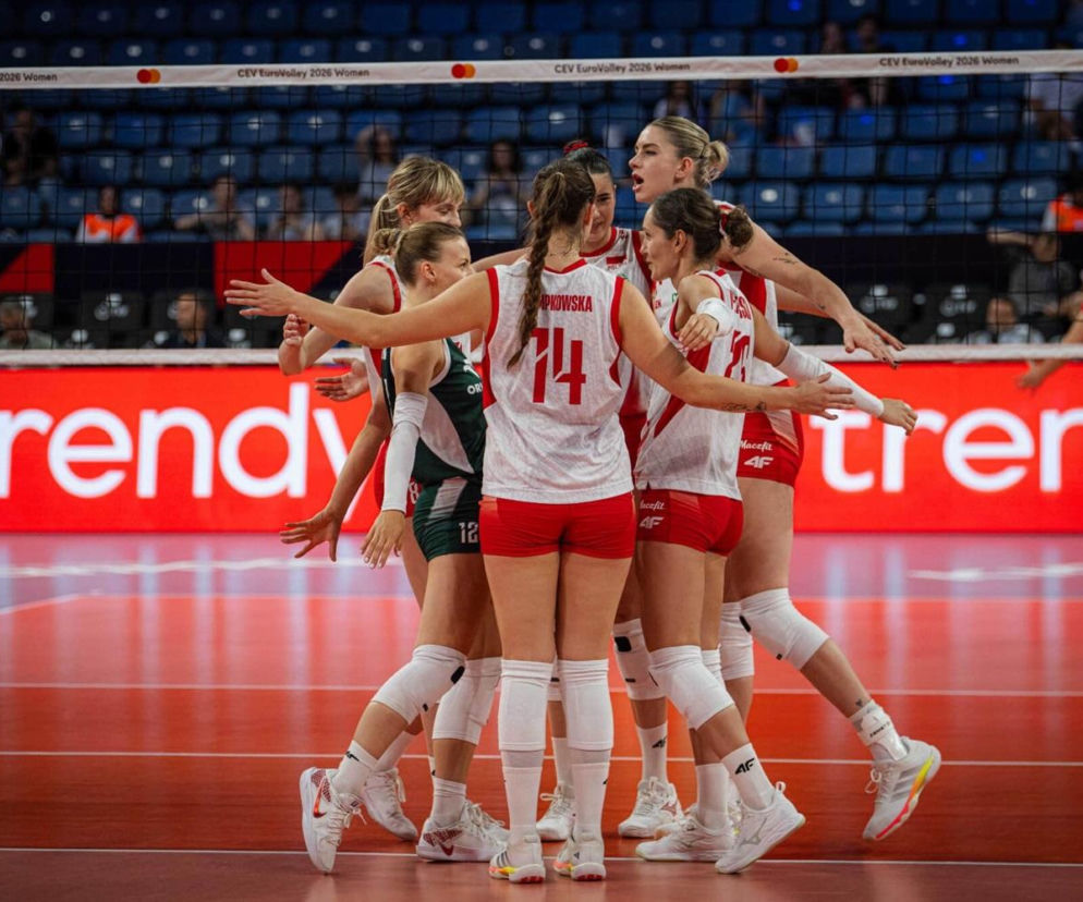Cieszące się polskie siatkarki podczas meczu mistrzostw Europy. O starciu z Łotwą przeczytasz na SE Supersport.