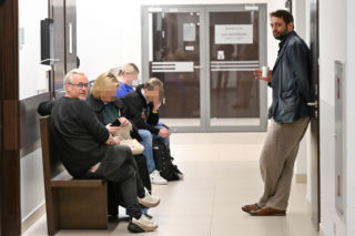 Rozwód Gąsiorowskiej i Żurawskiego w toku! Aktor czekał pod salą z kubkiem w ręku