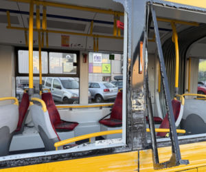 Zderzenie ciężarówki z tramwajem i potrącenie na torowisku; utrudnienia w kursowaniu tramwajów