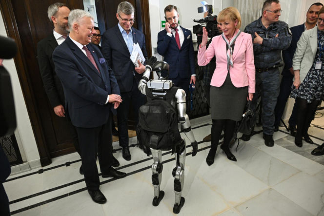 Robot humanoidalny Edward Warchocki w Sejmie