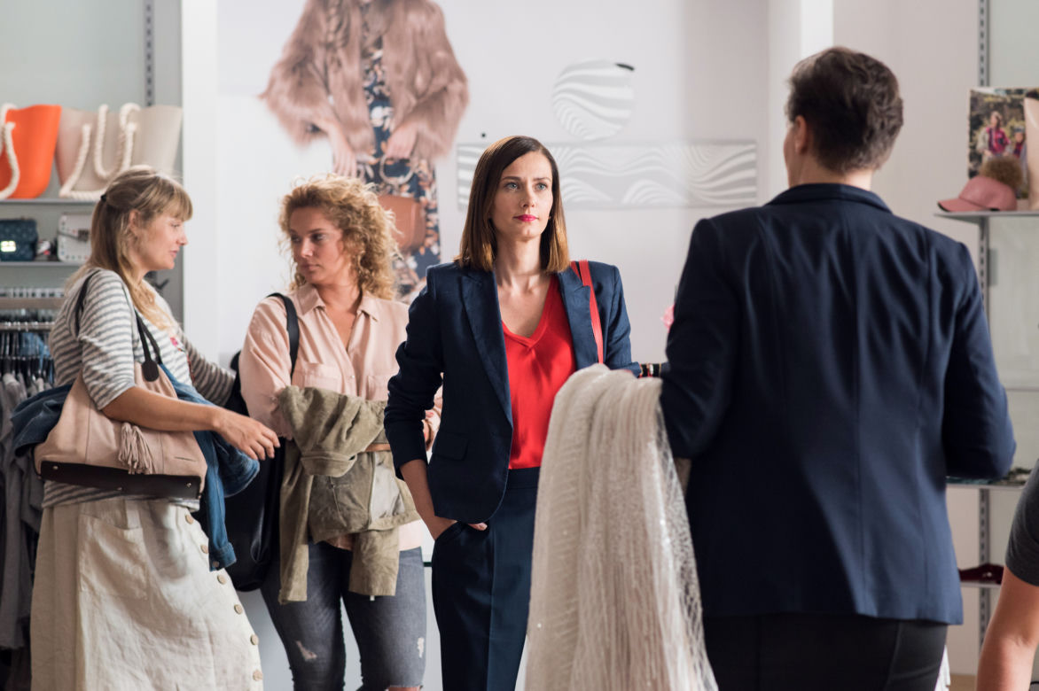 Przyjaciółki 12 sezon odc. 137. Zuza (Anita Sokołowska), Patrycja (Joanna Liszowska), Inga (Małgorzata Socha)
