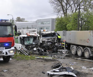 Zderzenie ciężarówki ze śmieciarką