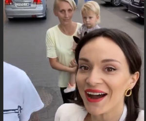 Barwy szczęścia na planie. Natalia (Maria Dejmek), Lea (Lena Sobota)