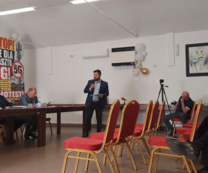 Spotkanie w sprawie budowy masztu 5 G w Płoskiem