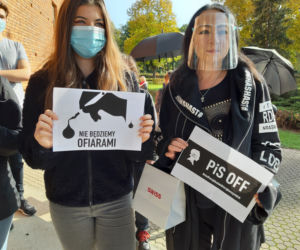 Protest pod kościołem św. Antoniego w Lesznie