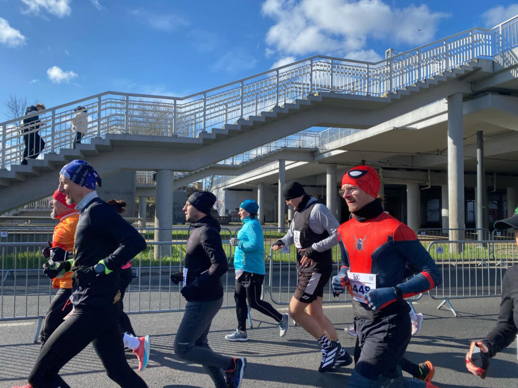 DOZ Maraton Łódź 2025. Biegacze opanowali Łódź
