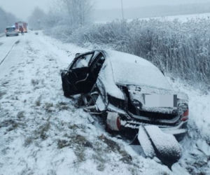 Groźny wypadek w Leżachowie! Kierowca audi nie dostosował prędkości do warunków [ZDJĘCIA]