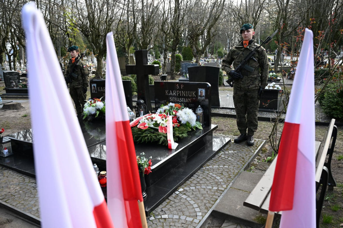 Kołobrzeg: Uroczystości ku czci Sebastiana Karpiniuka w 15. rocznicę katastrofy smoleńskiej