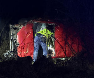 Makabryczne dachowanie auta na Mazowszu. 41-latek zginął uwięziony w blaszanej pułapce
