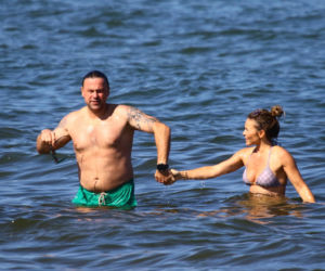 Edyta Herbuś na plaży