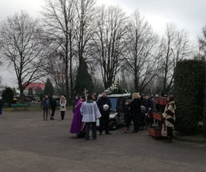 20-letnia Marta z Pabianic zginęła od ciosów nożem. Zostawiła maleńką córeczkę. Dziś pożegnało ją całe miasto