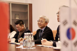 Polonizacja czołgów K2 i wyrzutni Homar-K. Wiceminister Bejda spotkał się z Ambasadorem Korei