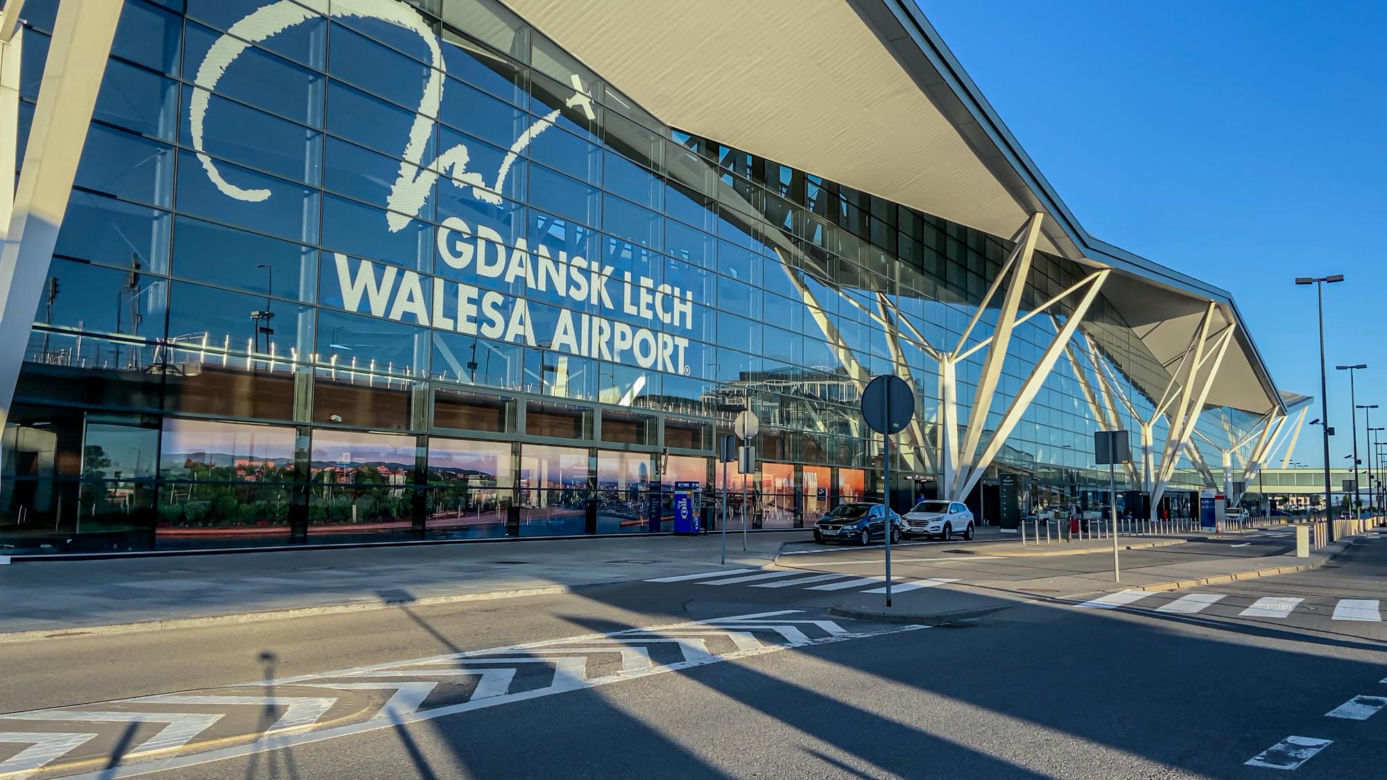 Port Lotniczy Gdańsk będzie miał nowoczesną instalację fotowoltaiczną nad parkingiem na 900 miejsc