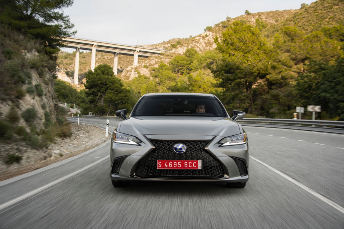 Lexus ES 300h F Sport 