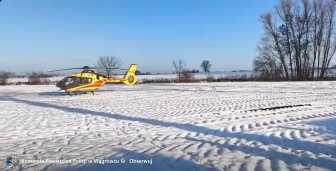 Koszmarny wypadek karetki pod Wągrowcem! Kierowca w ciężkim stanie