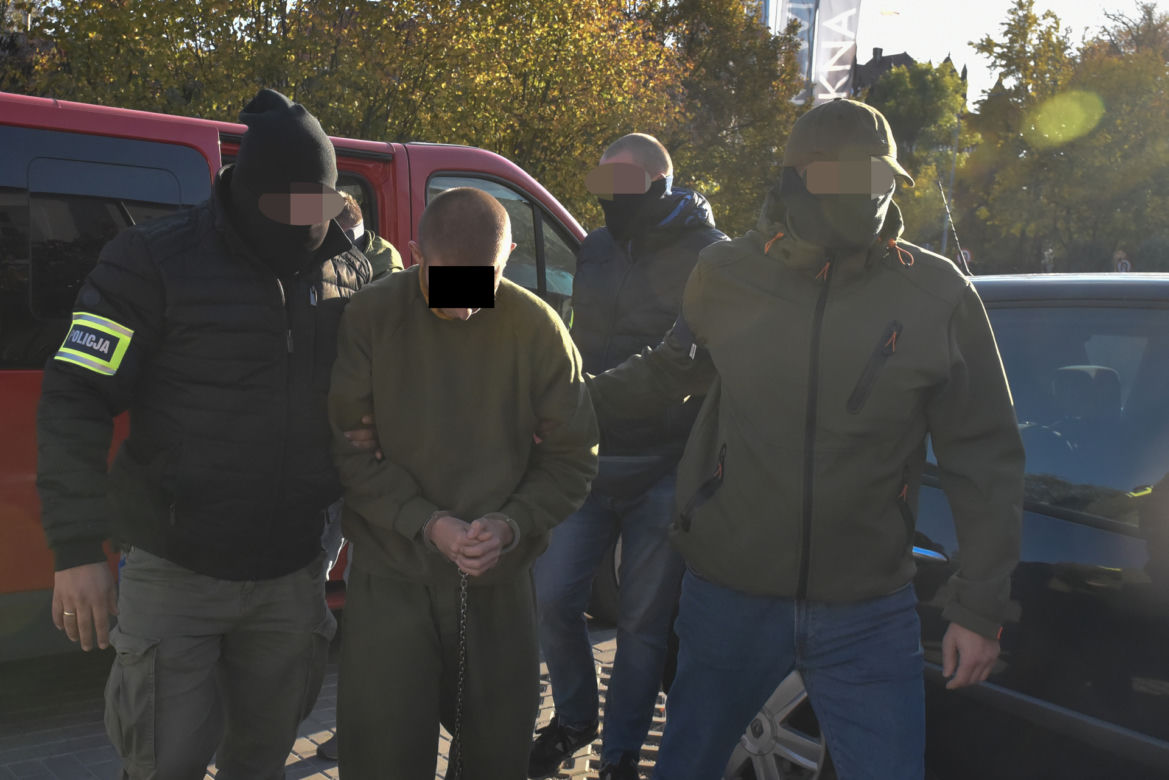 Doprowadzenie do prokuratury podejrzanego o zamordowanie Nadii G.