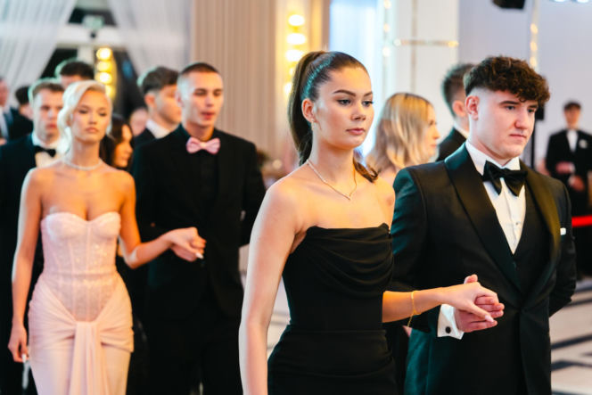 Studniówka 2026 młodzieży z IV LO im. Hetmana Stanisława Żółkiewskiego w Siedlcach