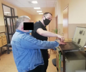 Pociął nożem swoją żonę