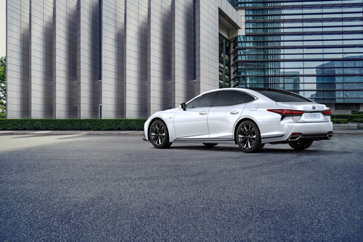 (2021) Lexus LS po liftingu