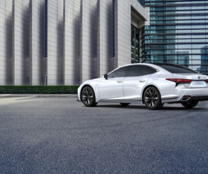 (2021) Lexus LS po liftingu
