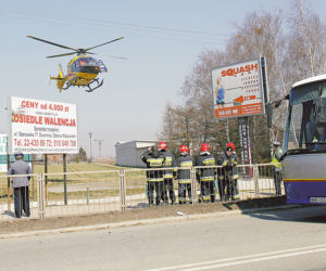 Autokar z dziećmi zderzył się z tirem