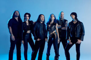 Alissa White-Gluz zadebiutowała jako frontmanka DragonForce! Jak sobie poradziła? 