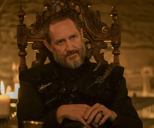 Śmierć w Rycerzu Siedmiu Królestw wstrząsnęła widzami. Aktor odpiera zarzuty