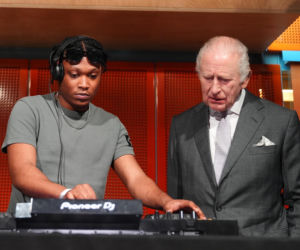 Król Karol został DJ-em! Zobacz, jak sobie radził