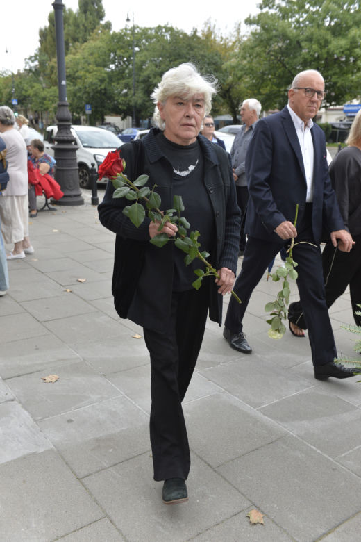 Przyjaciele żegnają Wiesława Gołasa. Płacz ukochanej żony