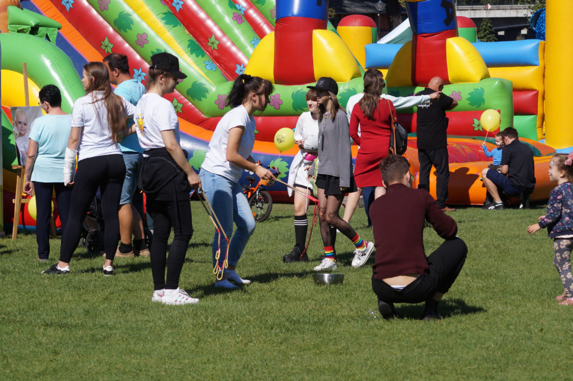 Piknik charytatywny "Łatwo Pomagać". Tłumy na bydgoskiej Wyspie Młyńskiej [ZDJĘCIA]